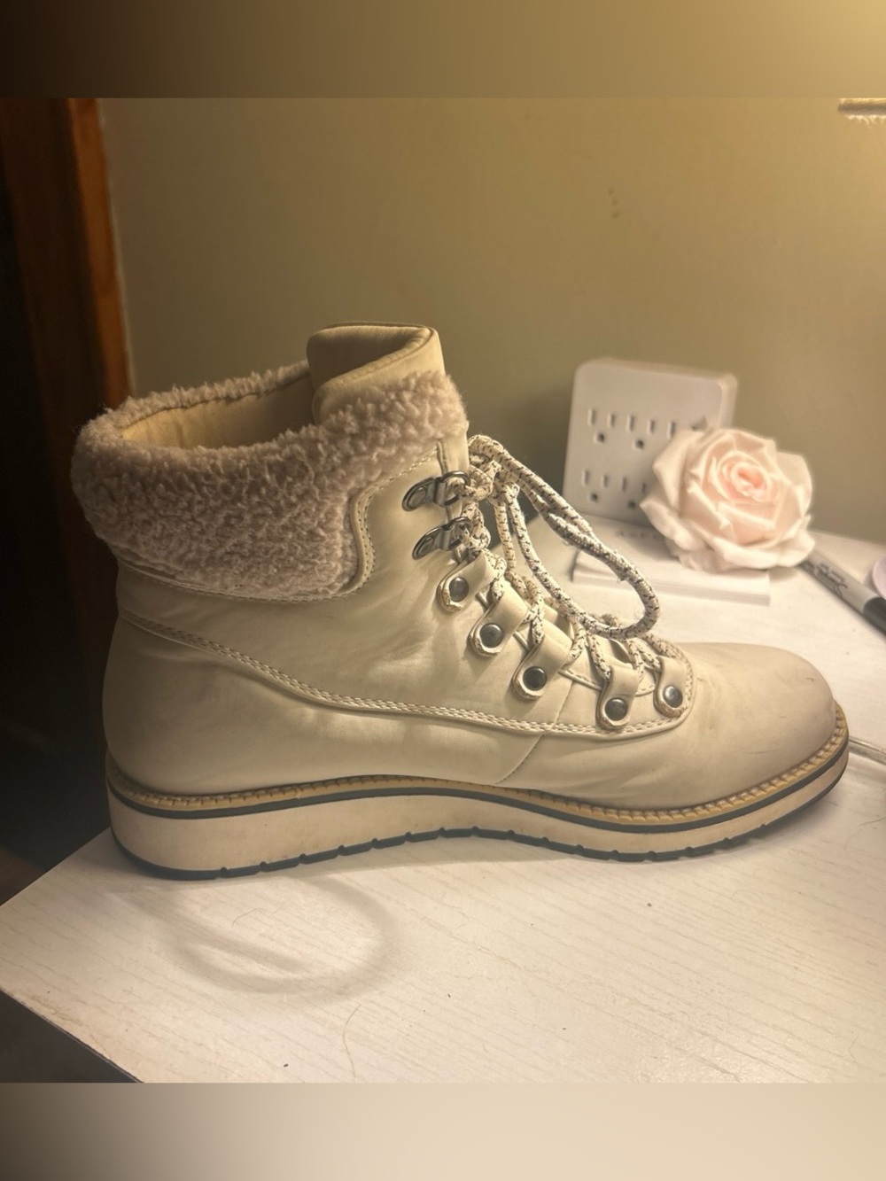 Aspen Cream Quilted Collar Lace-Up Women's Winter Boot